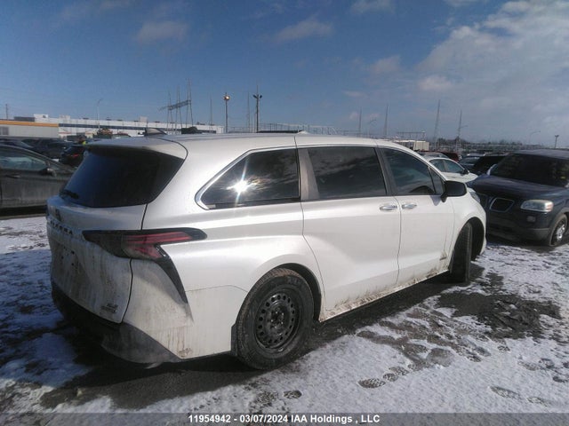Toyota Sienna 2021 5TDGRKEC9MS050028 Image 4