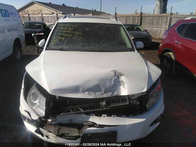 WVGLV7AX5HW504647 Volkswagen Tiguan