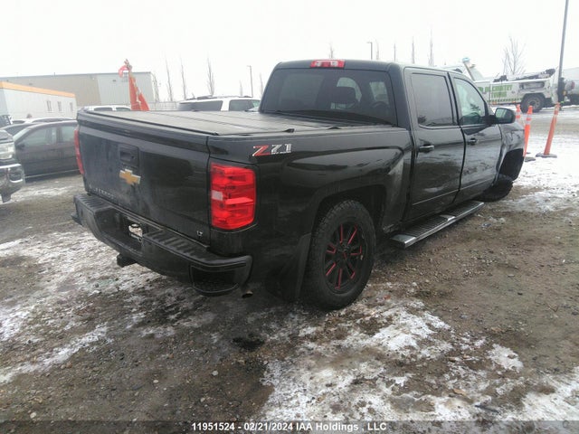 Chevrolet SILVERADO 1500 2018 3GCUKREC0JG613302 Image 4