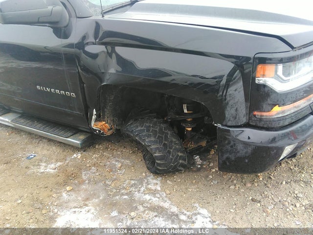Chevrolet SILVERADO 1500 2018 3GCUKREC0JG613302 Image 6