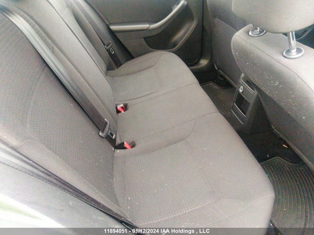 3VWD07AJ2FM205145 Volkswagen Jetta Sedan Comfortline/trendline+