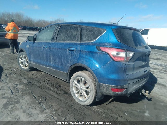 Ford ESCAPE SE 2017 1FMCU9G95HUB68937 Image 3