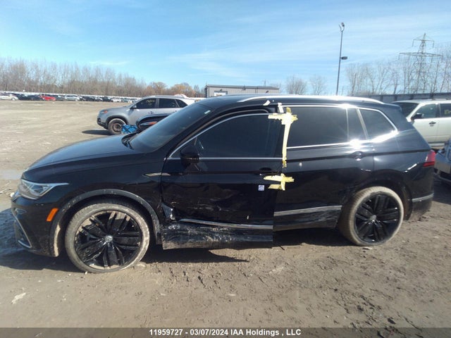 3VV4B7AX5NM053332 Volkswagen TIGUAN