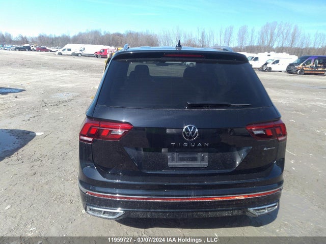 3VV4B7AX5NM053332 Volkswagen TIGUAN