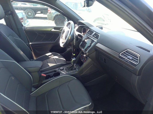3VV4B7AX5NM053332 Volkswagen TIGUAN