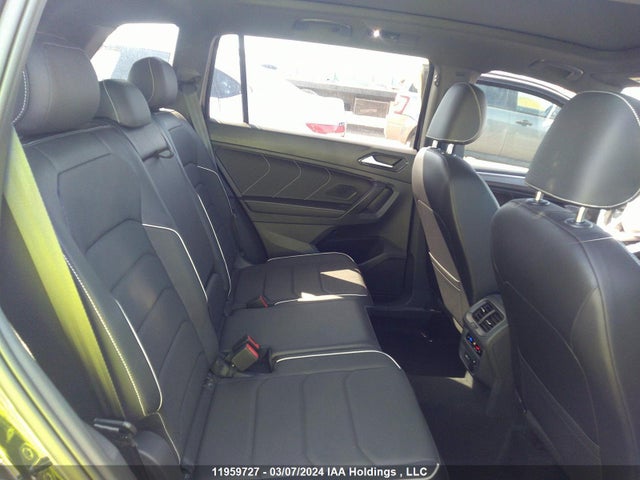 3VV4B7AX5NM053332 Volkswagen TIGUAN