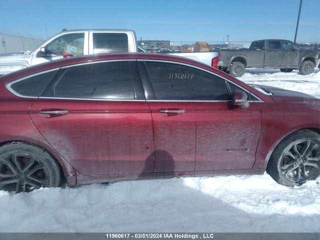 3FA6P0RU2KR191246 Ford Fusion
