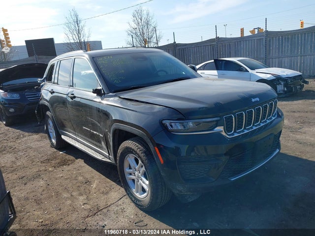 1C4RJHAG3PC640386 Jeep Grand Cherokee Laredo/altitude