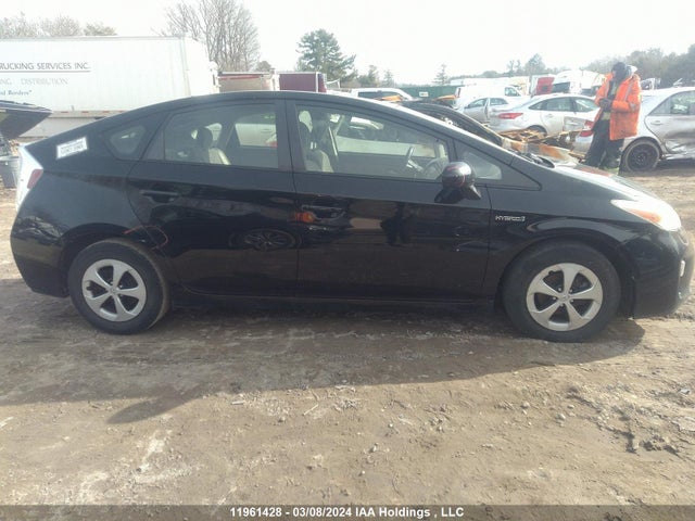 Toyota Prius 2014 JTDKN3DU2E0366848 Image 13