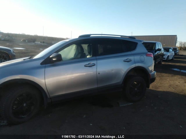 Toyota RAV4 SE 2018 2T3JFREV9JW778189 Image 13