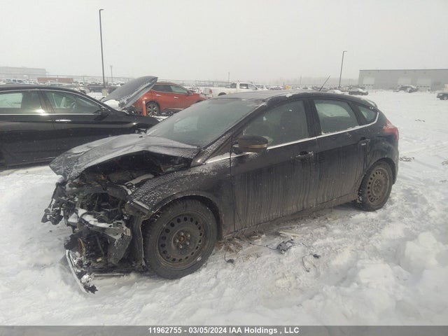 Ford Focus Titanium 2014 1FADP3N20EL261214 Image 2