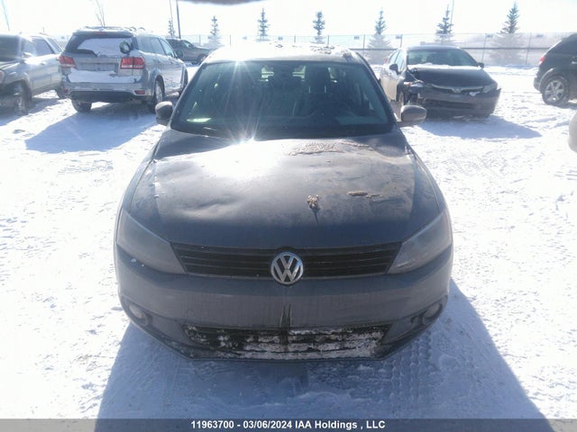 3VW2K7AJ1EM256992 Volkswagen JETTA SEDAN