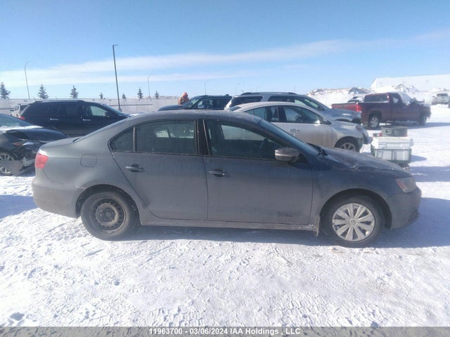 3VW2K7AJ1EM256992 Volkswagen JETTA SEDAN