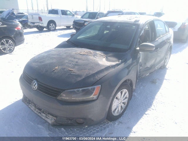 3VW2K7AJ1EM256992 Volkswagen JETTA SEDAN