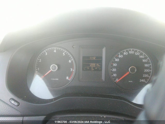 3VW2K7AJ1EM256992 Volkswagen JETTA SEDAN