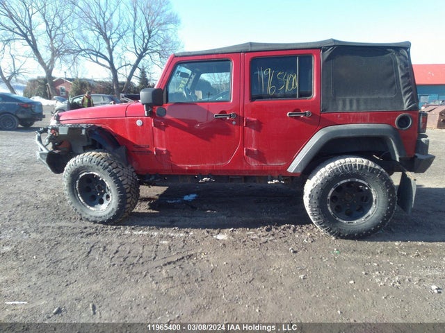 1C4BJWDG2EL150682 Jeep Wrangler Unlimited Sport