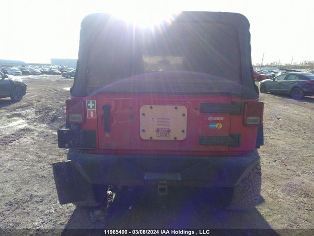 1C4BJWDG2EL150682 Jeep Wrangler Unlimited Sport