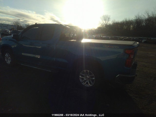 Chevrolet Silverado 1500 2022 1GCRDDED7NZ567582 Image 3