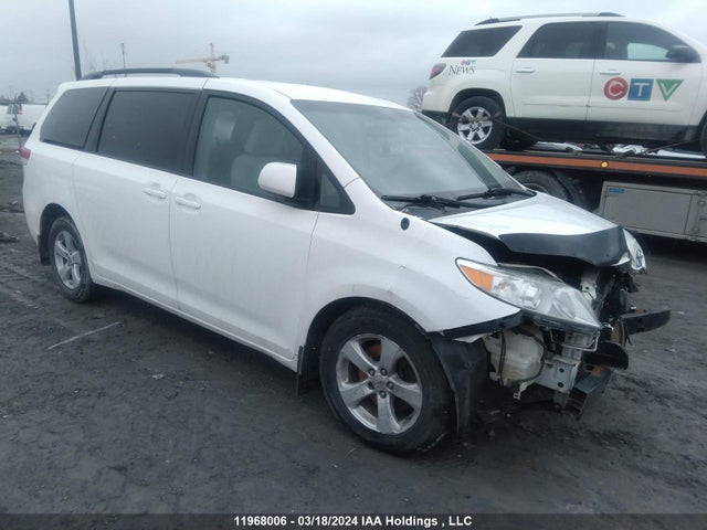 Toyota SIENNA LE 2014 5TDKK3DC9ES416349 Image 1