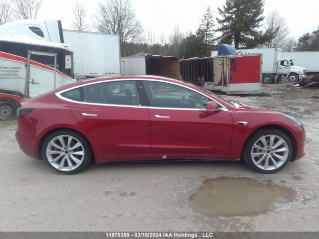 11970389 :رقم المزاد ، 5YJ3E1EB1JF126997 vin ، 2018 Tesla Model 3 Long Range/performance مزاد بيع