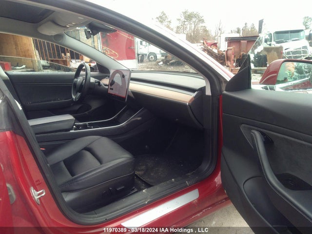 11970389 :رقم المزاد ، 5YJ3E1EB1JF126997 vin ، 2018 Tesla Model 3 Long Range/performance مزاد بيع