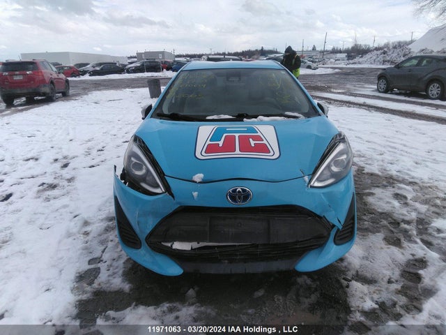 Toyota Prius C Technology 2018 JTDKDTB32J1610614 Image 12