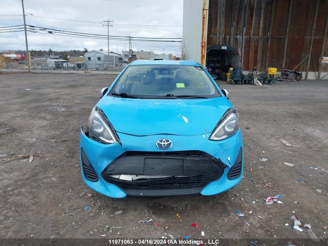 Toyota Prius C Technology 2018 JTDKDTB32J1610614 Image 13
