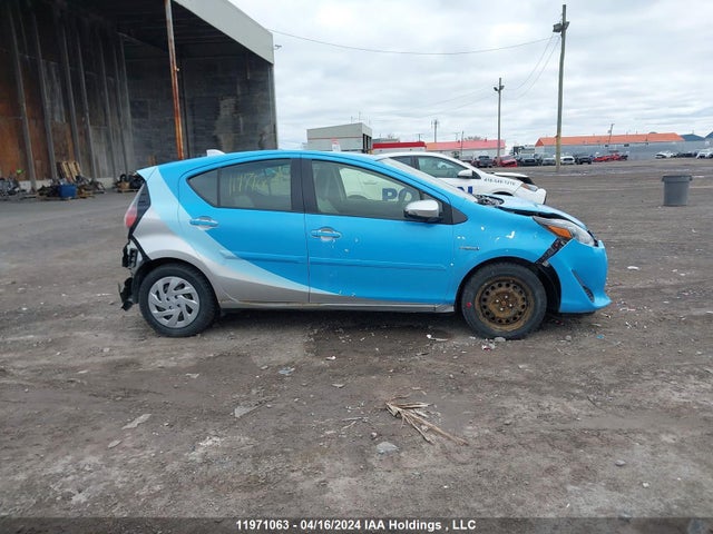 Toyota Prius C Technology 2018 JTDKDTB32J1610614 Image 14