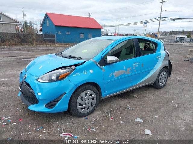 Toyota Prius C Technology 2018 JTDKDTB32J1610614 Image 2