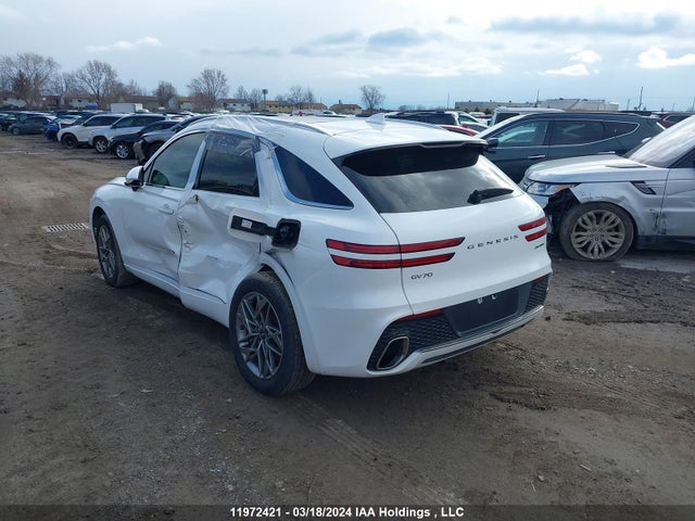 Genesis Gv70 2.5t Advanced 2023 KMUMADTB9PU097492 Image 3