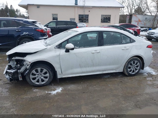 Toyota COROLLA LE 2022 5YFBPMBE4NP283374 Image 15