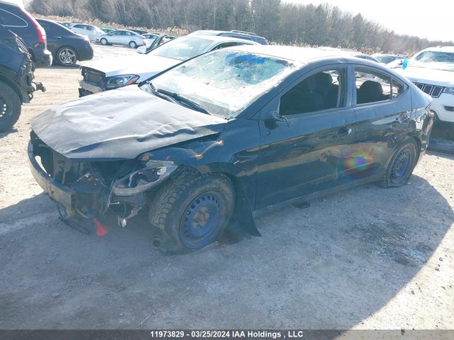 Hyundai Elantra Le 2017 5NPD74LF6HH111185 Image 2
