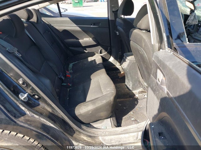 Hyundai Elantra Le 2017 5NPD74LF6HH111185 Image 8