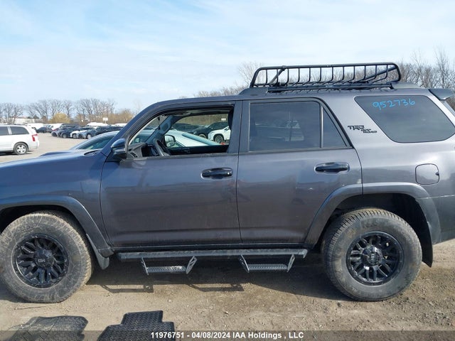 Toyota 4runner 2021 JTEHU5JRXM5952736 Image 14