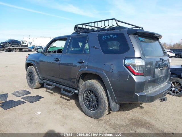 Toyota 4runner 2021 JTEHU5JRXM5952736 Image 3