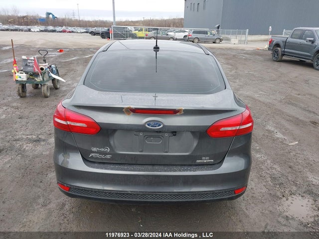 Ford FOCUS SE 2015 1FADP3F24FL370923 Image 17
