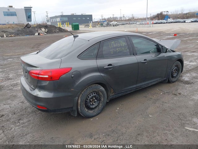 Ford FOCUS SE 2015 1FADP3F24FL370923 Image 4