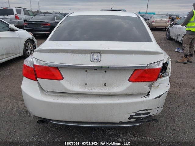 Honda Accord 2014 1HGCR2F56EA801827 Image 17