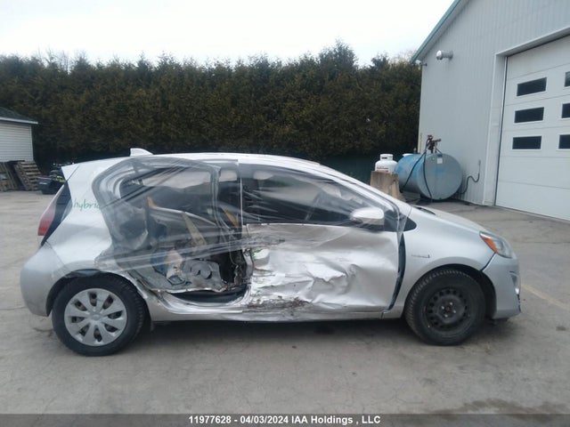 Toyota Prius C Technology 2016 JTDKDTB34G1136285 Image 14