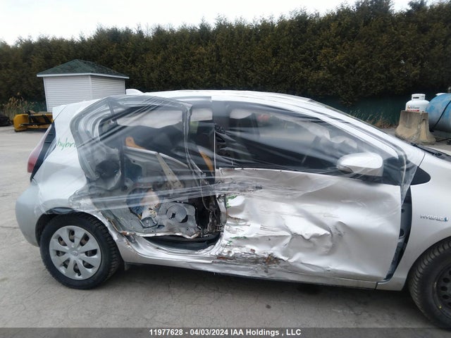 Toyota Prius C Technology 2016 JTDKDTB34G1136285 Image 6