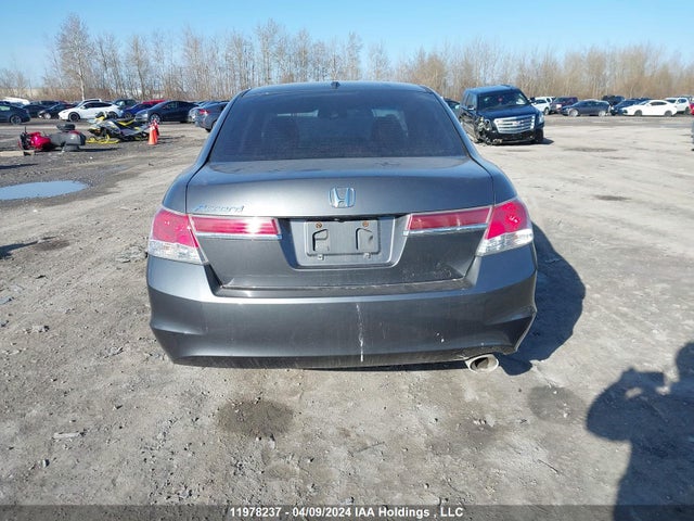 Auction sale of the 2012 Honda Accord Sedan, vin: 1HGCP2F88CA802698, lot number: 11978237
