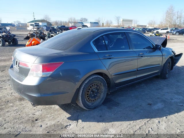 Auction sale of the 2012 Honda Accord Sedan, vin: 1HGCP2F88CA802698, lot number: 11978237