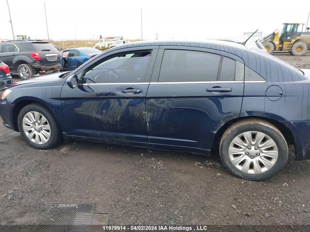Продажа на аукционе авто 2013 Chrysler 200 Lx, vin: 1C3CCBAB4DN667800, номер лота: 11979914