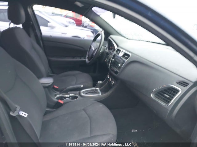 11979914 :رقم المزاد ، 1C3CCBAB4DN667800 vin ، 2013 Chrysler 200 Lx مزاد بيع