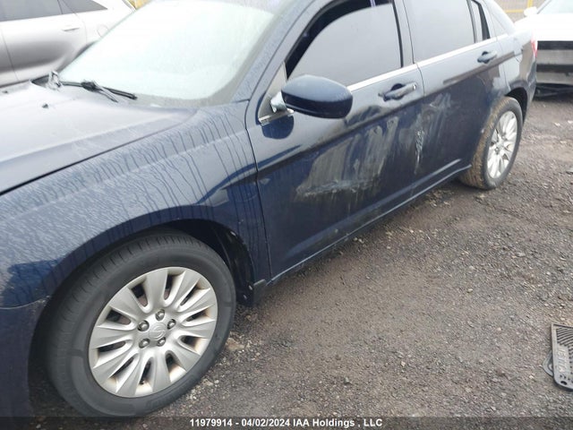 11979914 :رقم المزاد ، 1C3CCBAB4DN667800 vin ، 2013 Chrysler 200 Lx مزاد بيع
