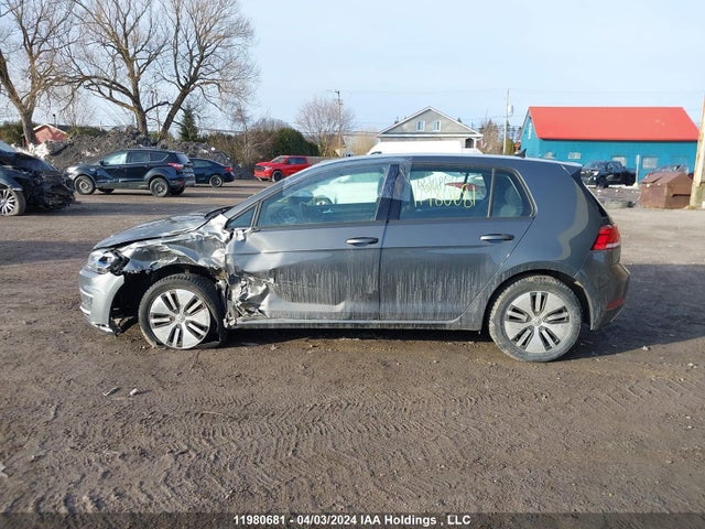 WVWPR7AU0HW954142 Volkswagen E-Golf