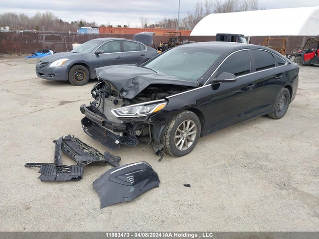 Hyundai SONATA GL 2018 5NPE24AF3JH617004 Image 2