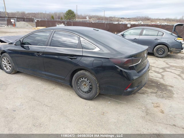 Hyundai SONATA GL 2018 5NPE24AF3JH617004 Image 3