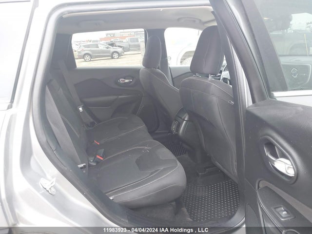 1C4PJMCS7FW587836 Jeep Cherokee Latitude