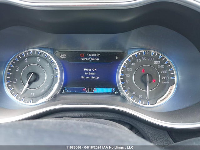 Chrysler 200 C 2016 1C3CCCCG2GN163393 Image 7
